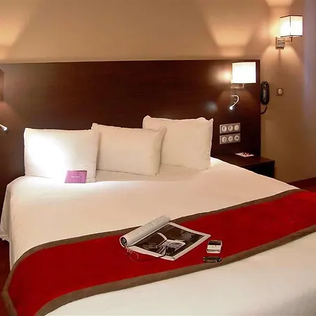 Mercure Lyon Est Hotel 4*
