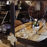 Mercure Lyon Est Hotel 4*