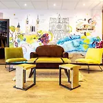 Mercure Lyon Est Hotel 4*