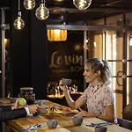 Mercure Lyon Est 4*
