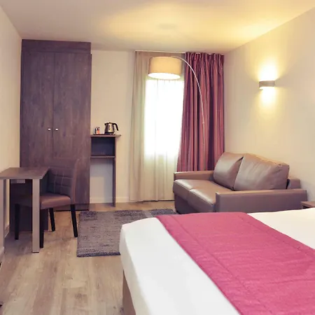 Mercure Lyon Est שאפונה