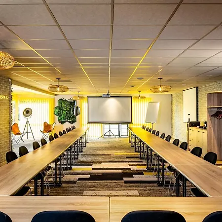 Mercure Lyon Est 4*