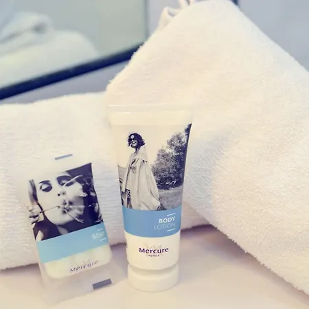 Mercure Lyon Est 4* שאפונה
