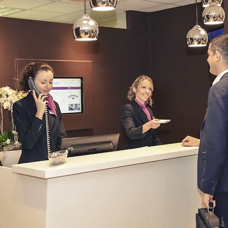 Mercure Lyon Est 4*