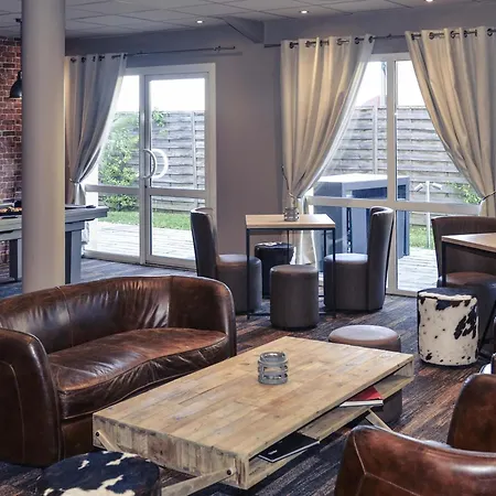Mercure Lyon Est Hotel 4*