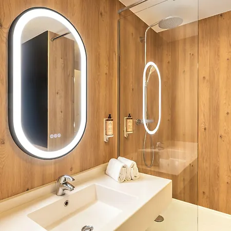Mercure Lyon Est 4*