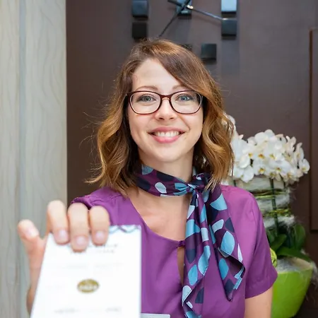 Mercure Lyon Est Hotel 4*