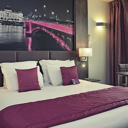 מלון Mercure Lyon Est שאפונה